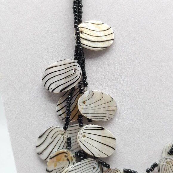 Layered Black Beaded Necklace With White & Black Shell Disc Chain 17" - Picture 2 of 5
